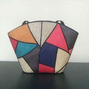 Colorful handmade straw tote bag. Desenyo Buntal.